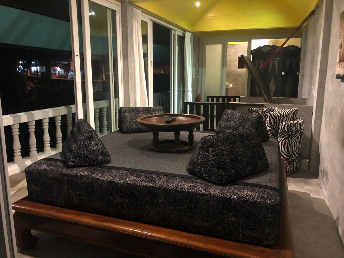 Baan Heaven / Patong Beach Pool Villa Sleeps up to 15 Buitenkant foto
