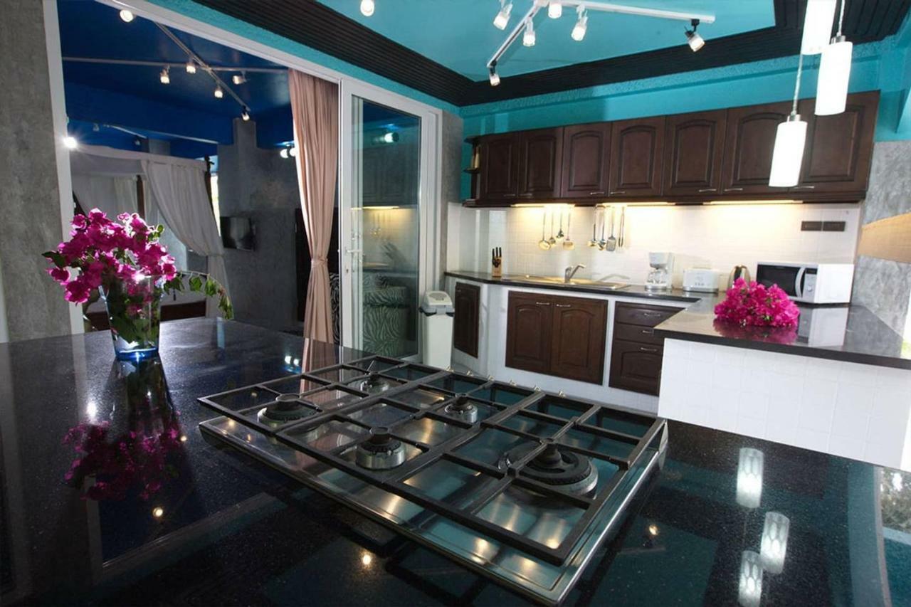 Baan Heaven / Patong Beach Pool Villa Sleeps up to 15 Buitenkant foto