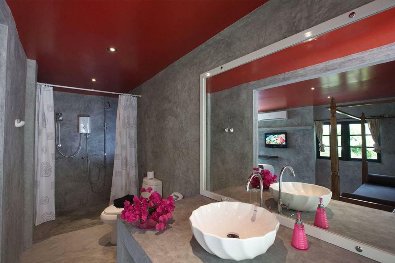 Baan Heaven / Patong Beach Pool Villa Sleeps up to 15 Buitenkant foto